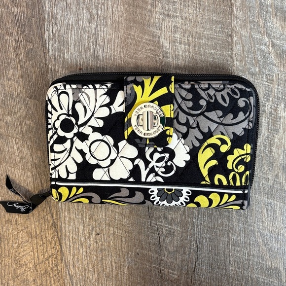 Vera Bradley Turn Lock Wallet Baroque Yellow Gray Black White Floral - Picture 1 of 14